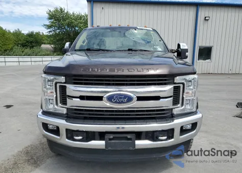 2018 Ford F350 Super Duty из США, поврежденный, VIN 1FT8X3B63JEC51584